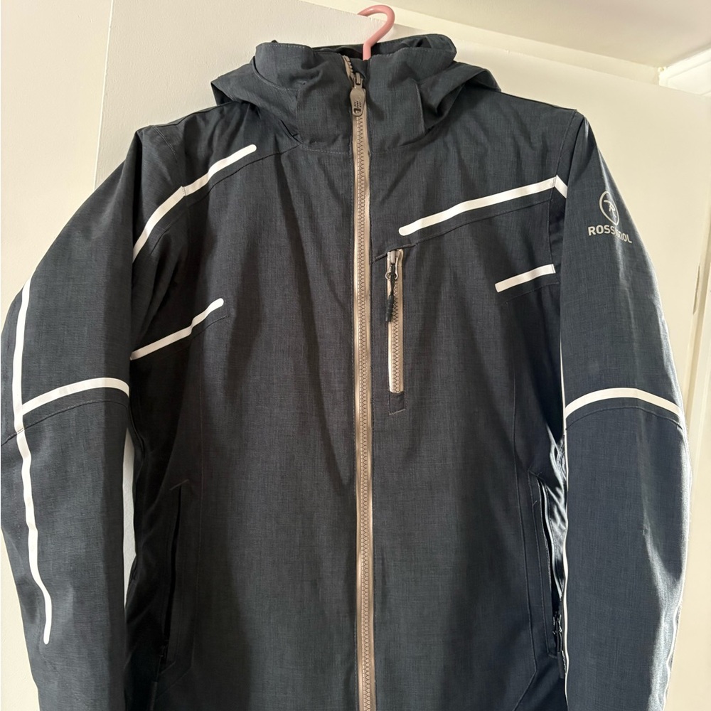 Like new! Rossignol women’s Dark Gray Ski Jacket